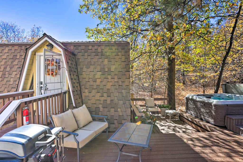 Lake Arrowhead Studio Near Hiking w/ Hot Tub
