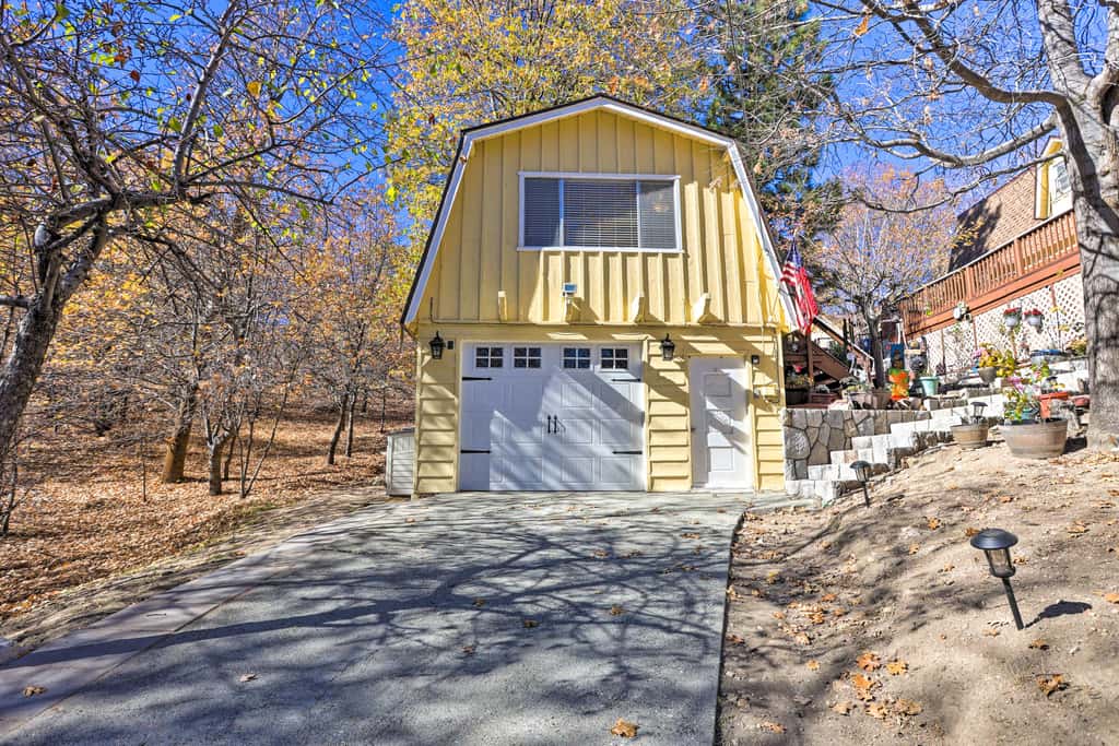 Lake Arrowhead Studio Near Hiking w/ Hot Tub