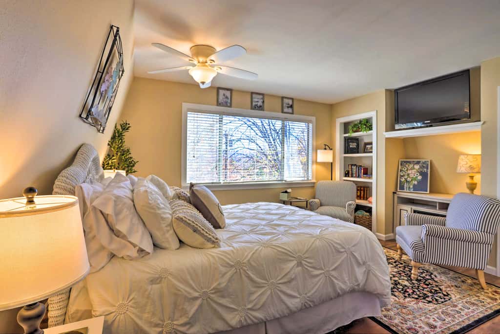 Lake Arrowhead Studio Near Hiking w/ Hot Tub