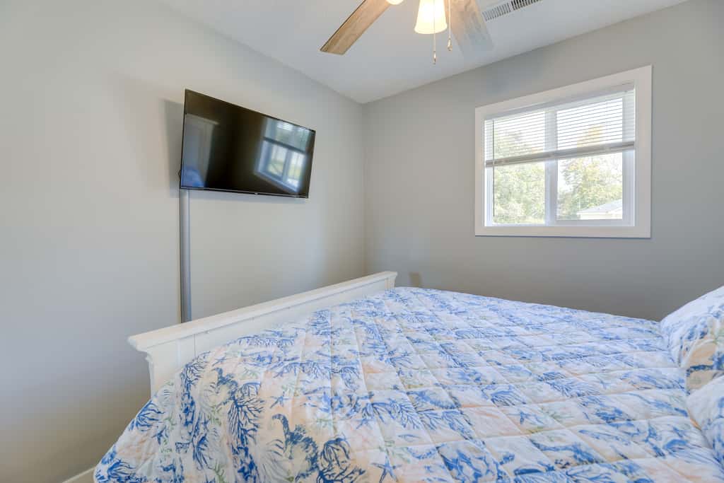New Bern Abode w/ Yard ~ 2 Mi to Neuse River