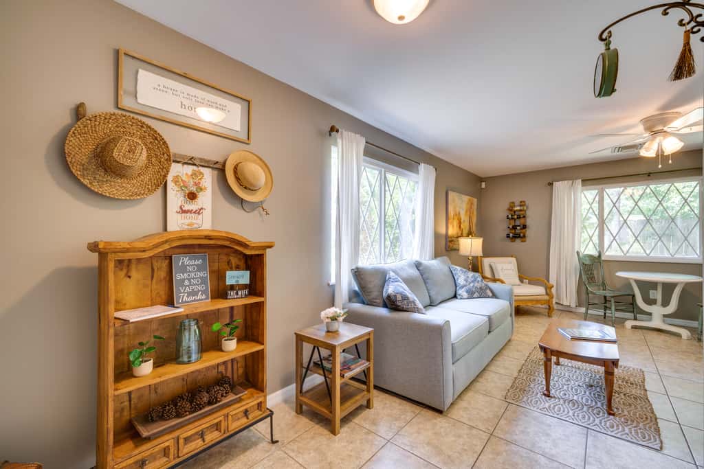 Walk to Historic District! Mt Dora Cottage