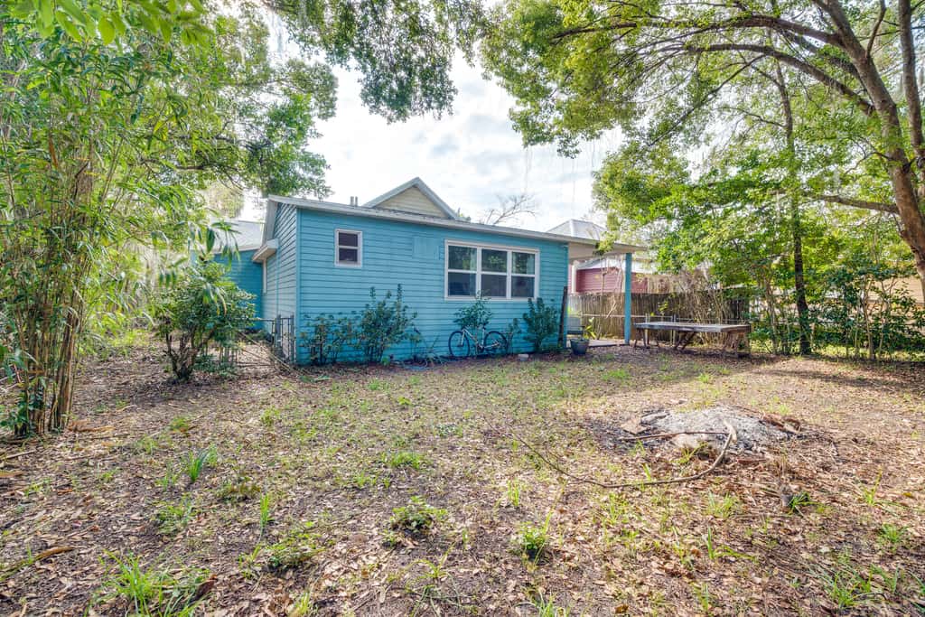 Walk to River & Shops: Downtown Dunnellon Escape