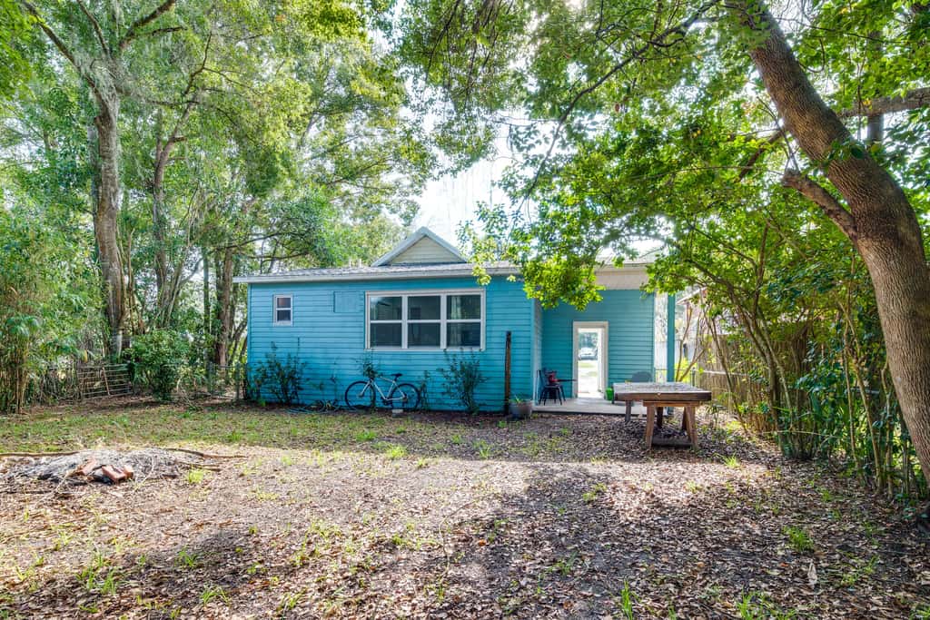 Walk to River & Shops: Downtown Dunnellon Escape