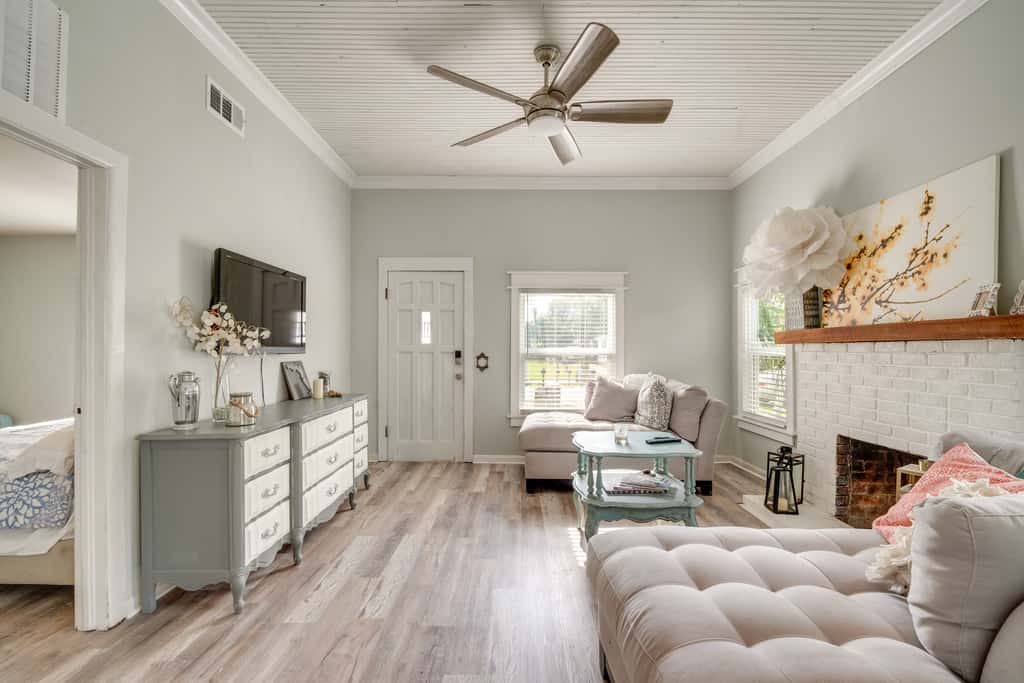 Walk to River & Shops: Downtown Dunnellon Escape