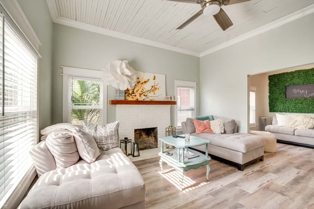 Walk to River & Shops: Downtown Dunnellon Escape