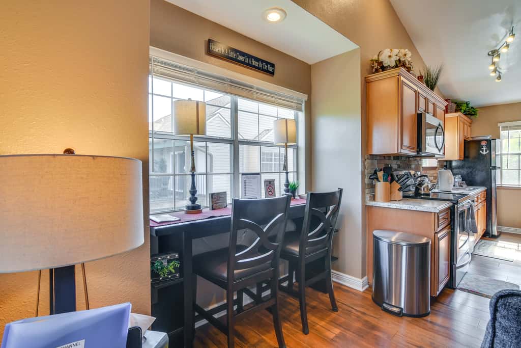 Near Silver Dollar City! Condo w/ Hot Tub & Lake