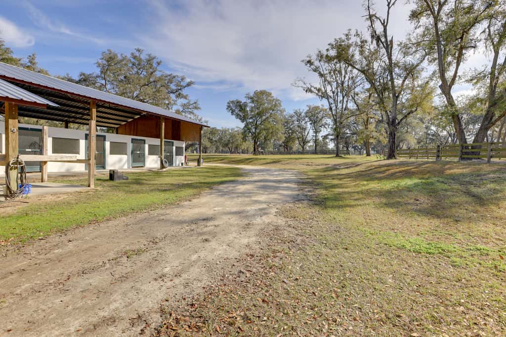 Over Barn Studio w/ View on 80 acre Farm near WEC