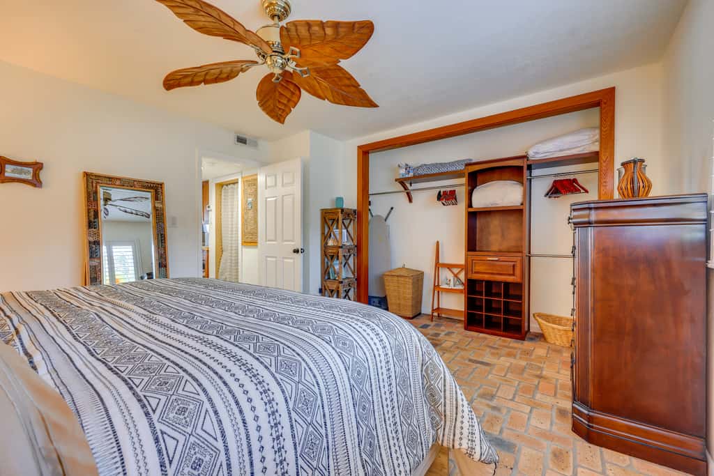 River-View Condo w/ Boat Slip in Welaka!
