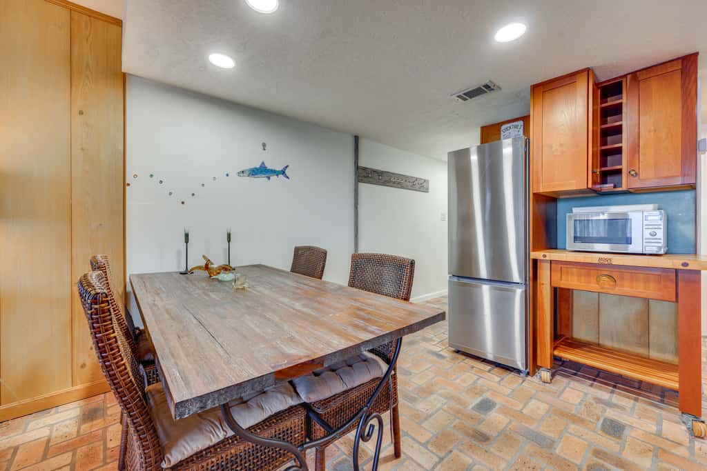 River-View Condo w/ Boat Slip in Welaka!