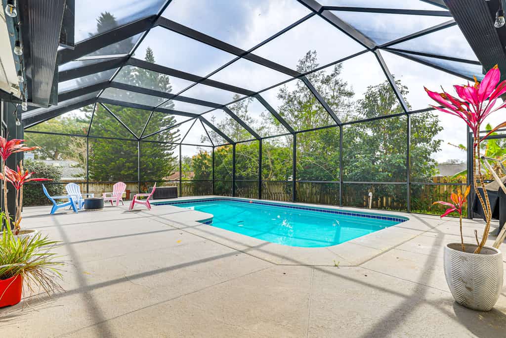 Swim, Golf & Relax: Lovely Home in Lake Mary