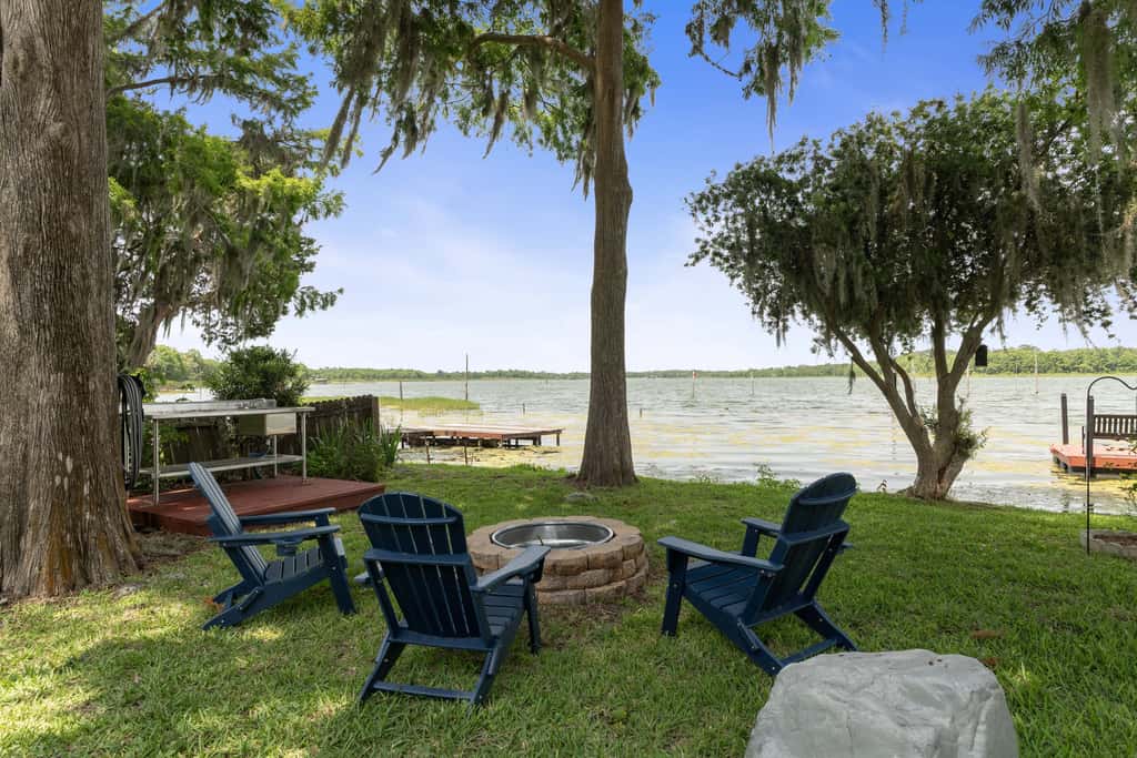 Welcoming ‘Little Blue Lakehouse’ in Crystal River