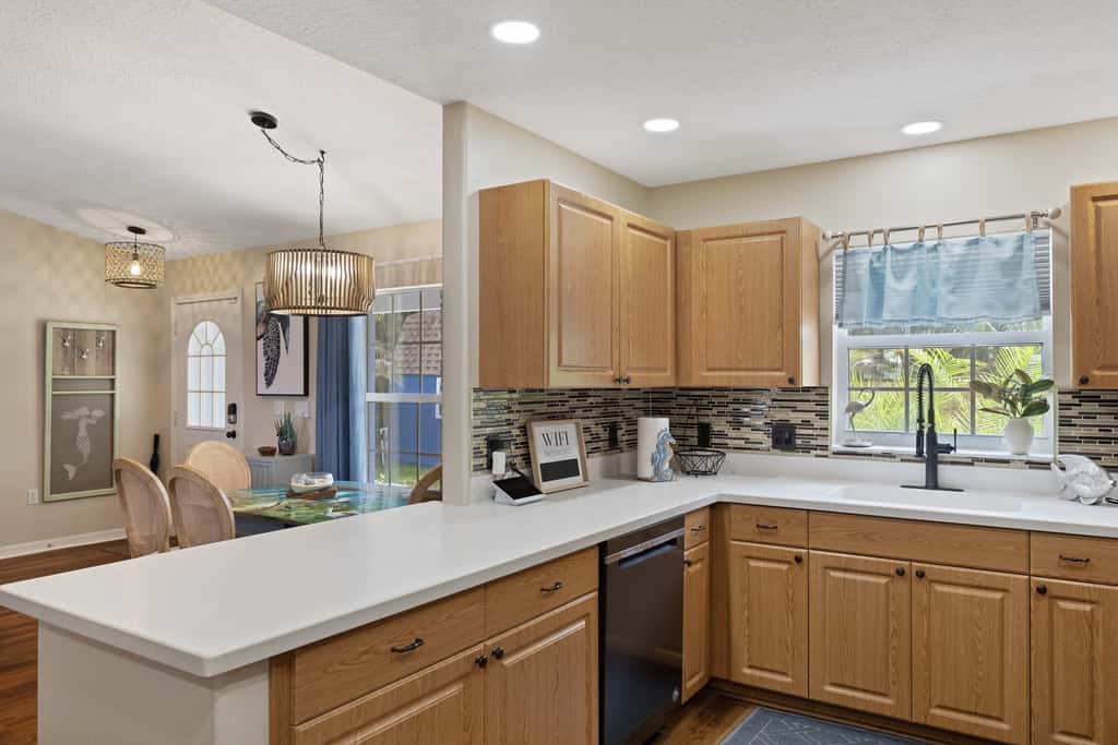Welcoming ‘Little Blue Lakehouse’ in Crystal River