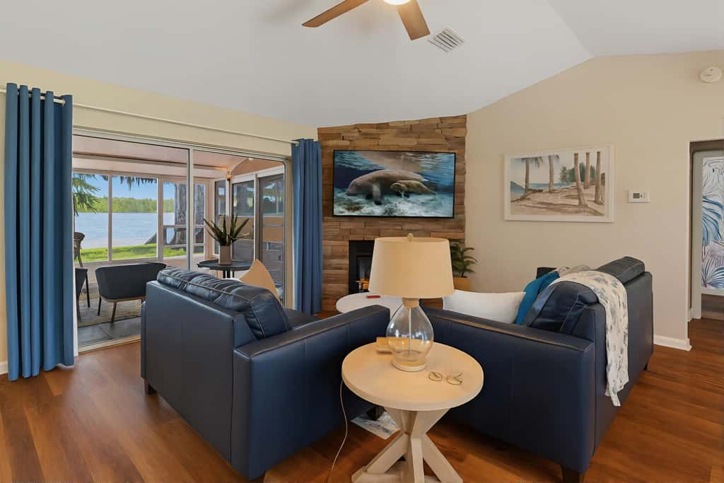 Welcoming ‘Little Blue Lakehouse’ in Crystal River