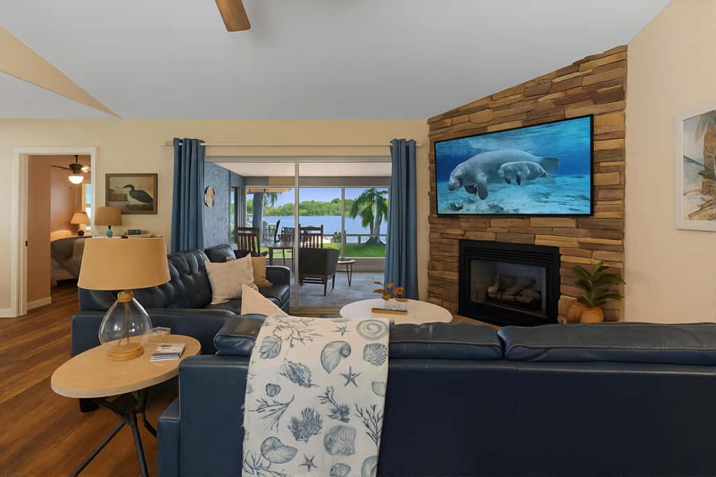 Welcoming ‘Little Blue Lakehouse’ in Crystal River