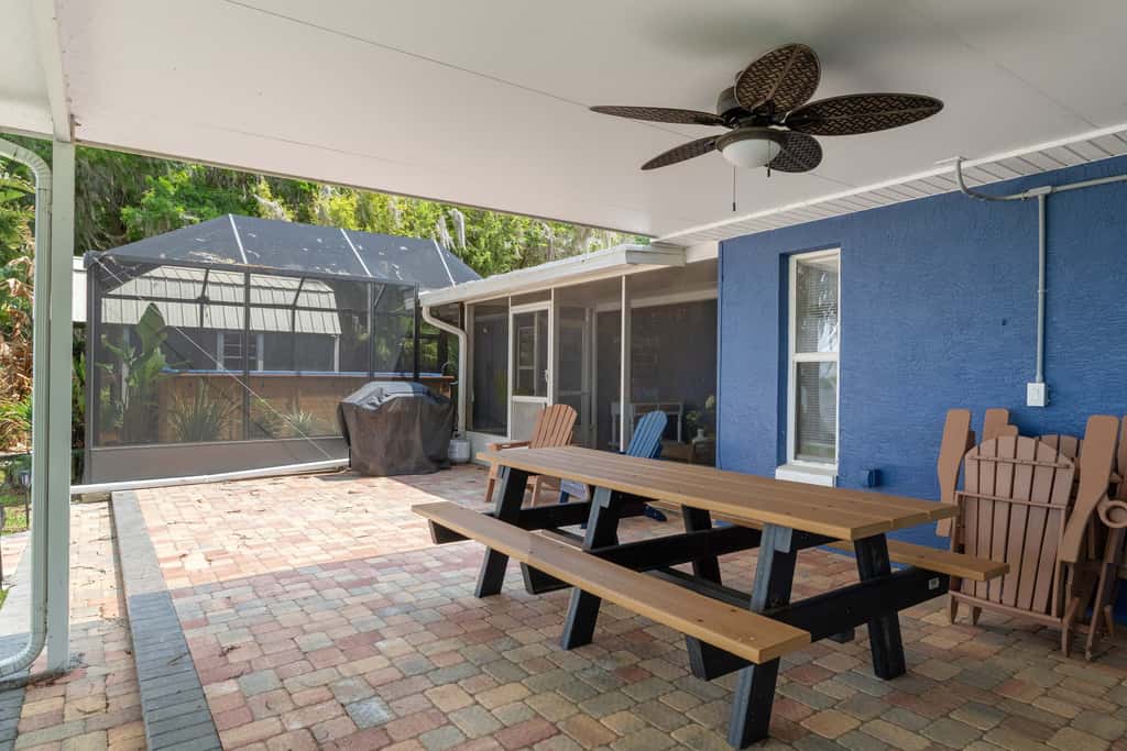 Welcoming ‘Little Blue Lakehouse’ in Crystal River