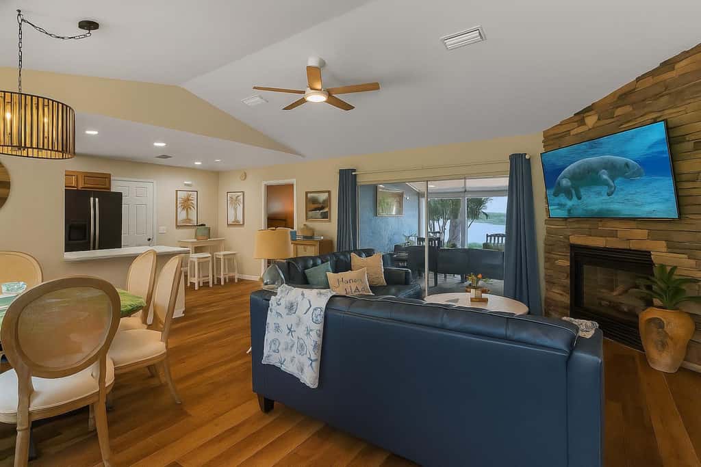 Welcoming ‘Little Blue Lakehouse’ in Crystal River