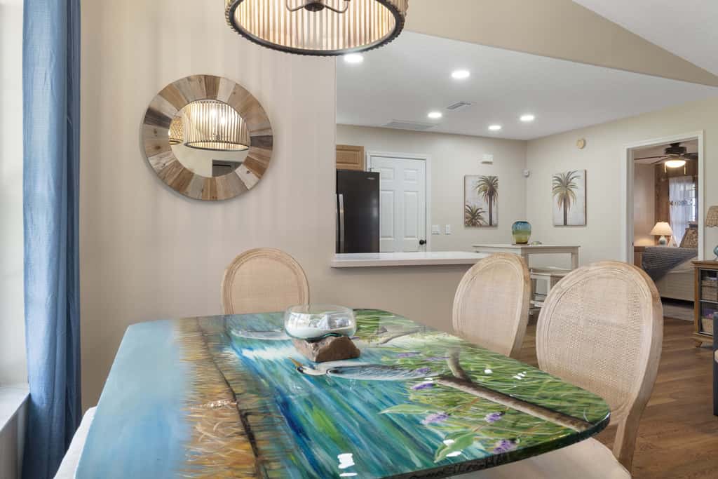 Welcoming ‘Little Blue Lakehouse’ in Crystal River