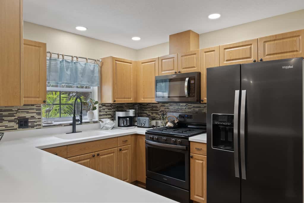 Welcoming ‘Little Blue Lakehouse’ in Crystal River
