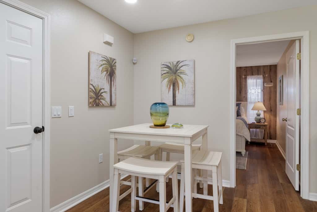 Welcoming ‘Little Blue Lakehouse’ in Crystal River