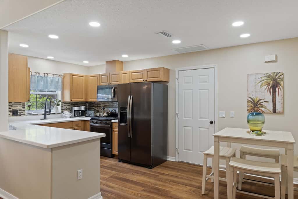 Welcoming ‘Little Blue Lakehouse’ in Crystal River