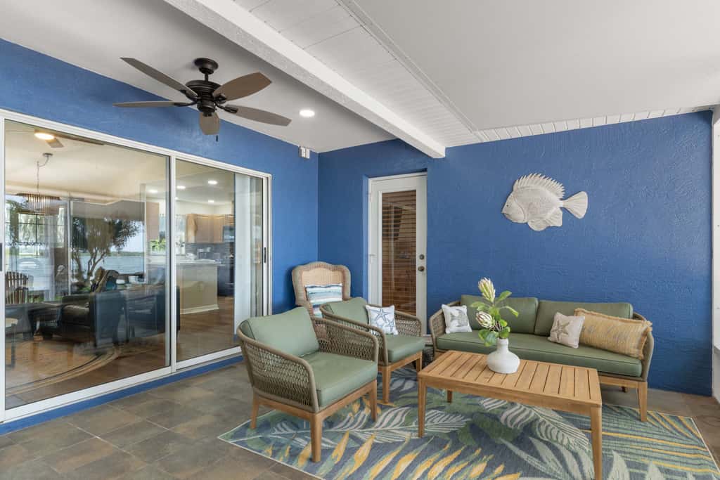 Welcoming ‘Little Blue Lakehouse’ in Crystal River