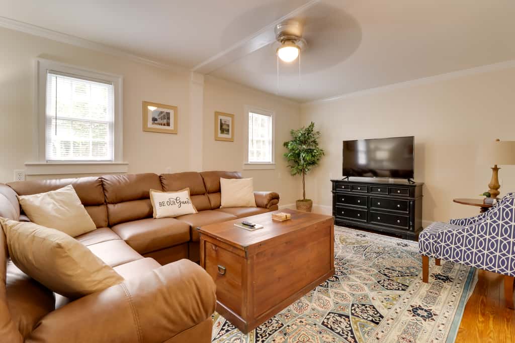 Steps to Downtown! Family Home in Historic Edenton