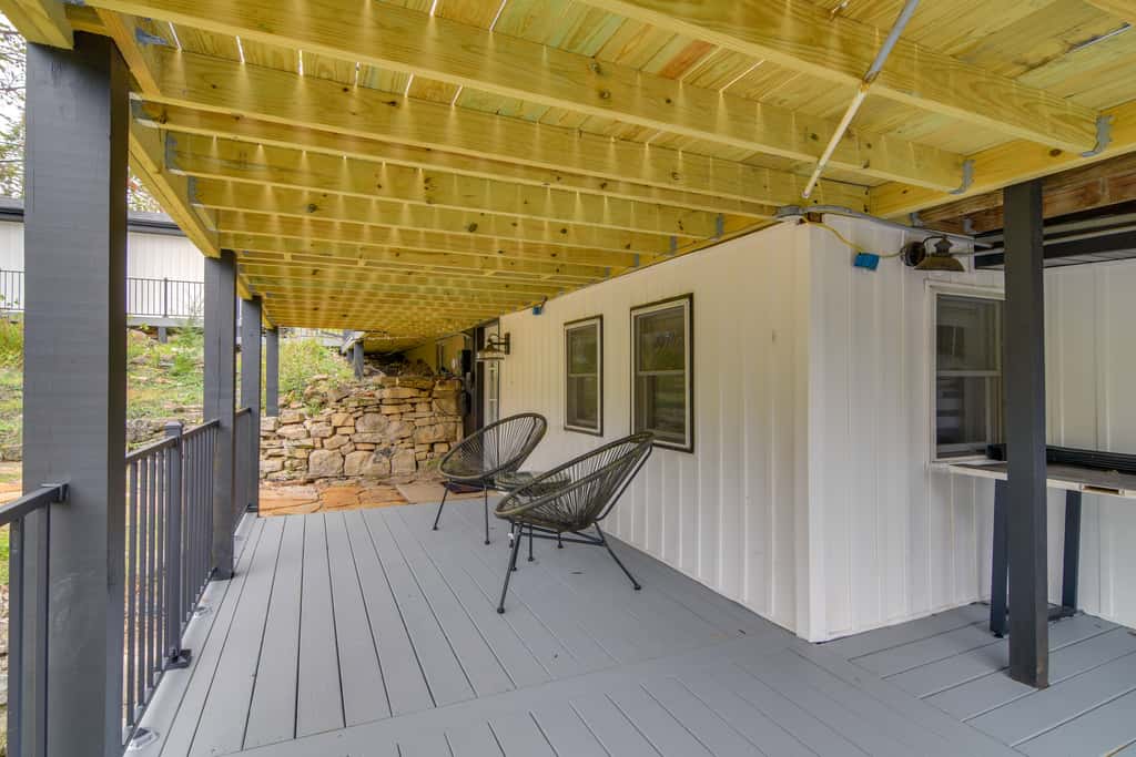 Steps to Table Rock Lake! Family Escape w/ 2 Decks