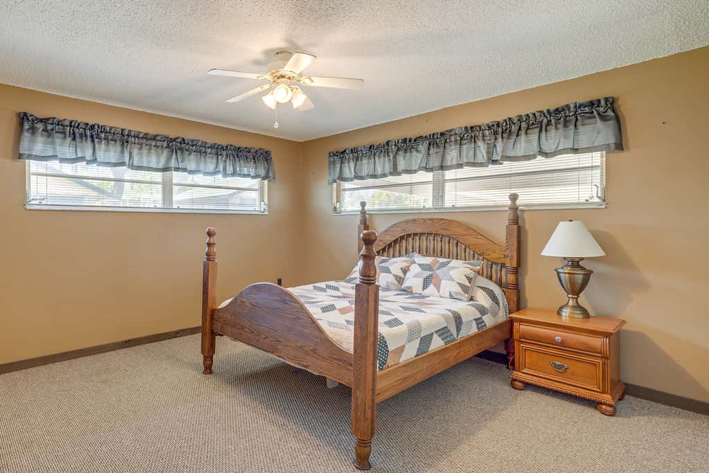 Lakefront & Poolside! Family Retreat in Hernando