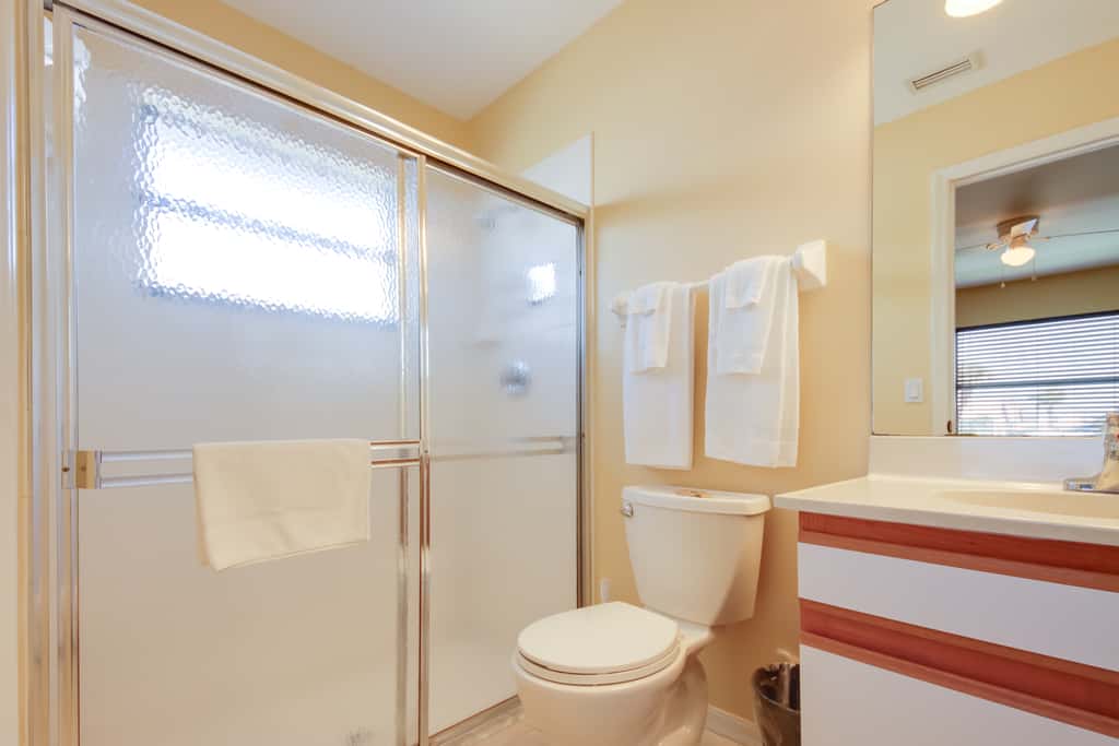 Screened Porch + Pool Access: Cozy Sebring Condo