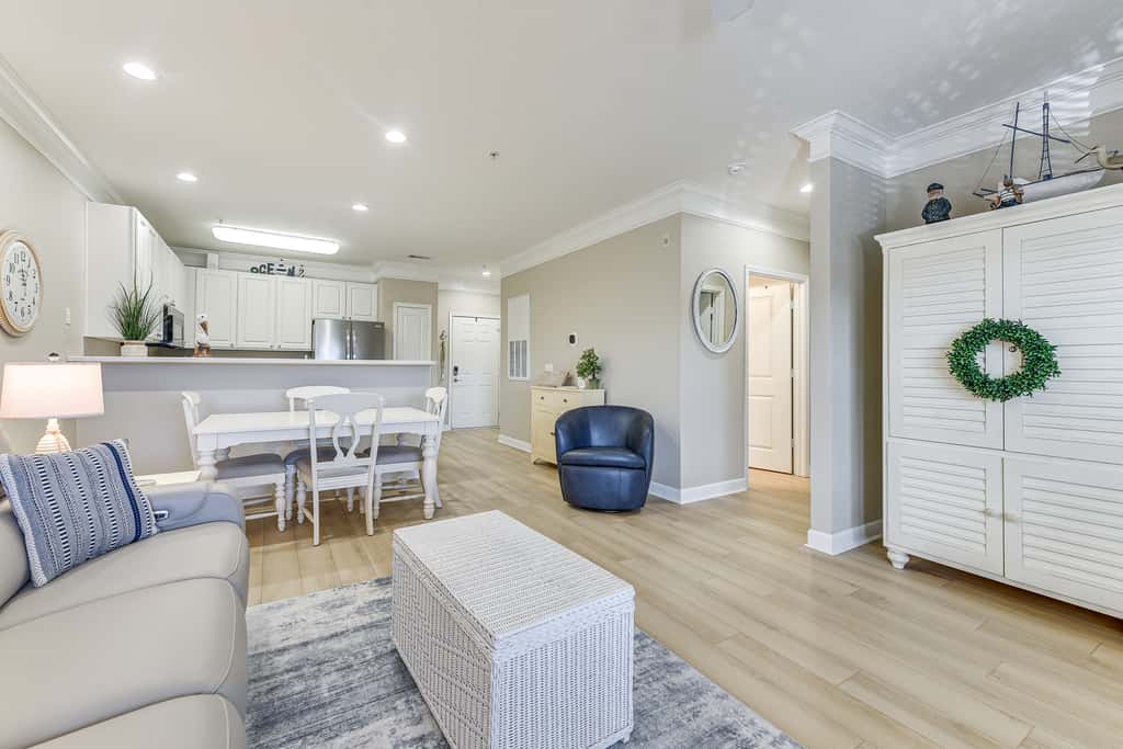 Pool & Private Balcony! Crow Creek Golf Club Condo