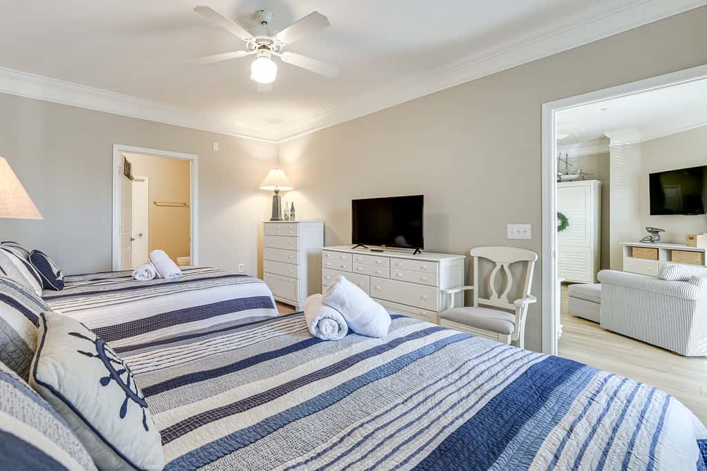 Pool & Private Balcony! Crow Creek Golf Club Condo