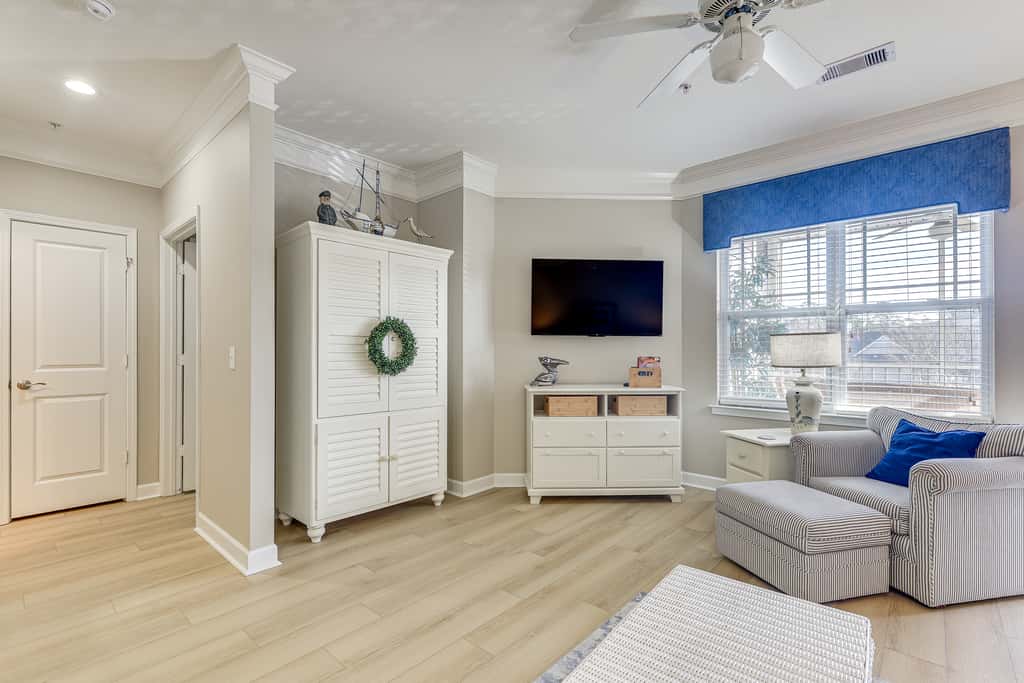 Pool & Private Balcony! Crow Creek Golf Club Condo
