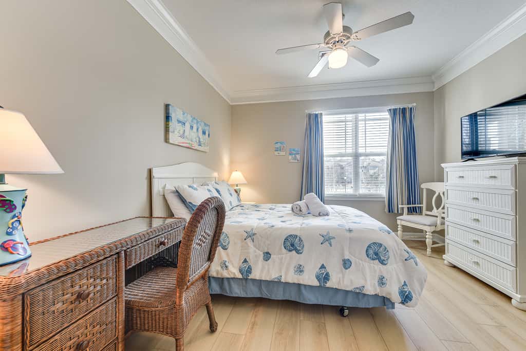 Pool & Private Balcony! Crow Creek Golf Club Condo