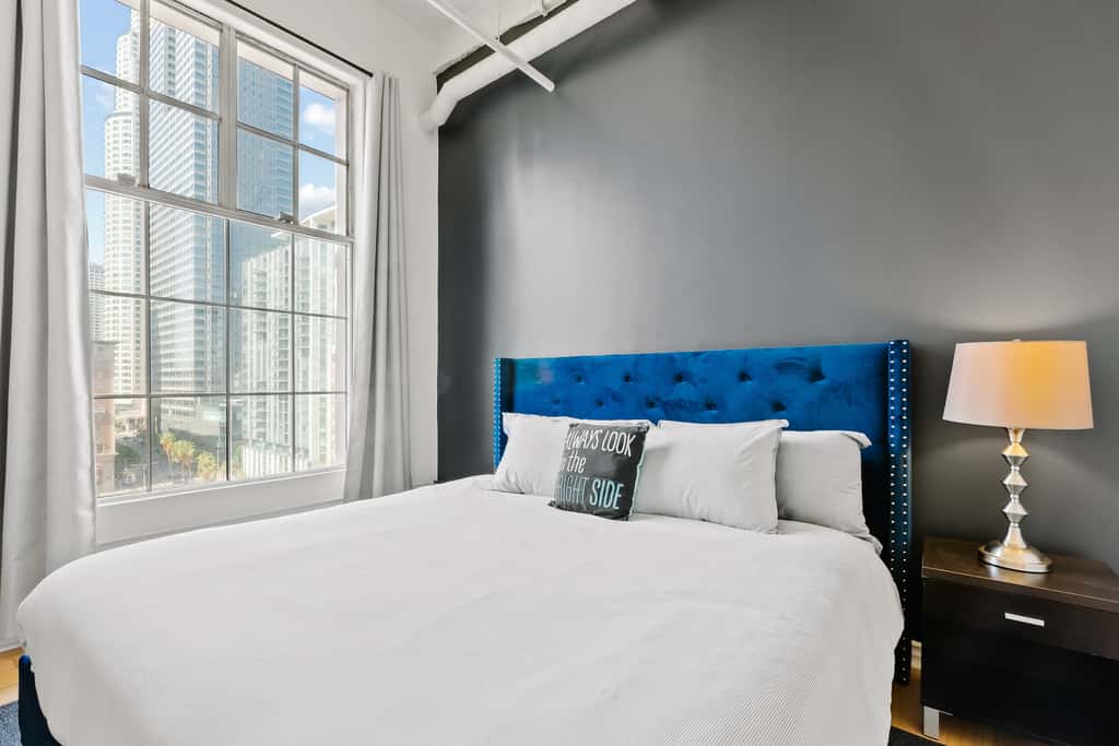 Rooftop Pool & City Views! Long-Term Dtwn LA Stay
