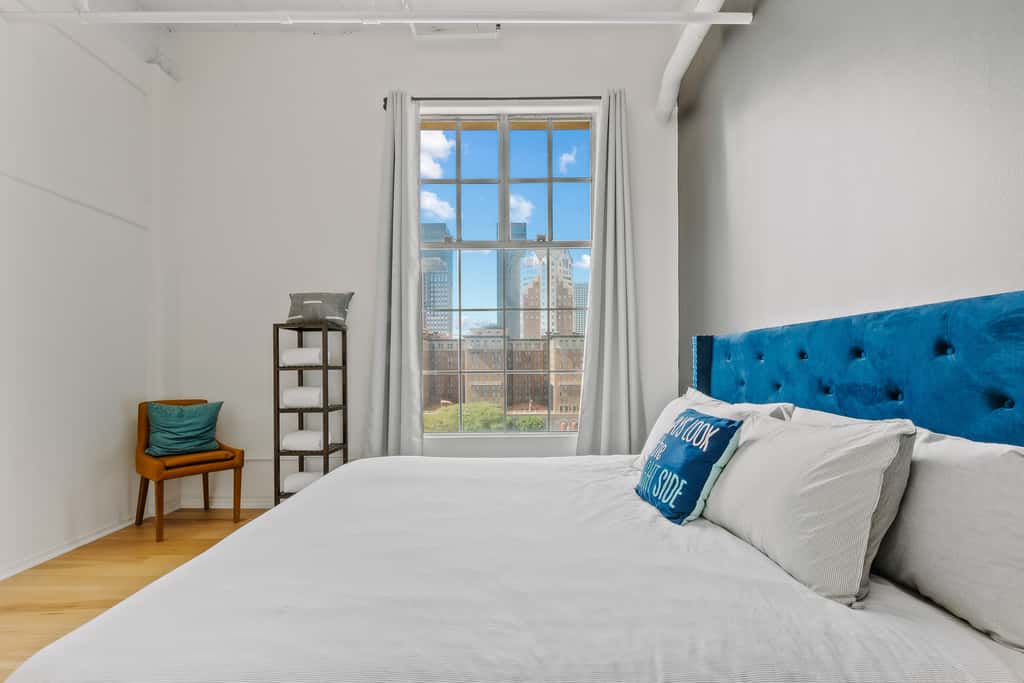 Rooftop Pool & City Views! Long-Term Dtwn LA Stay