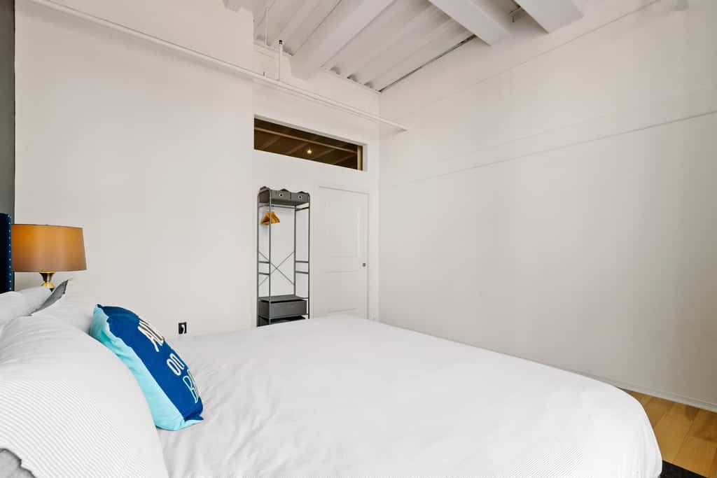 Rooftop Pool & City Views! Long-Term Dtwn LA Stay