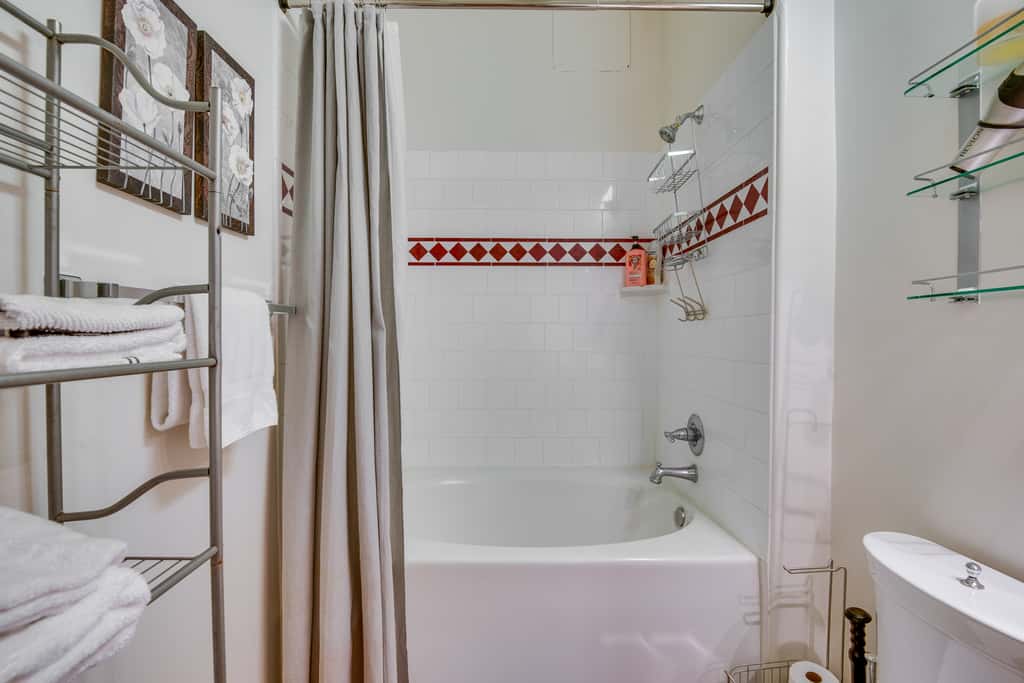 Rooftop Pool & City Views! Long-Term Dtwn LA Stay