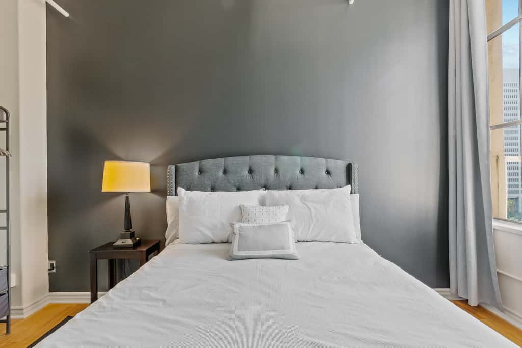 Rooftop Pool & City Views! Long-Term Dtwn LA Stay
