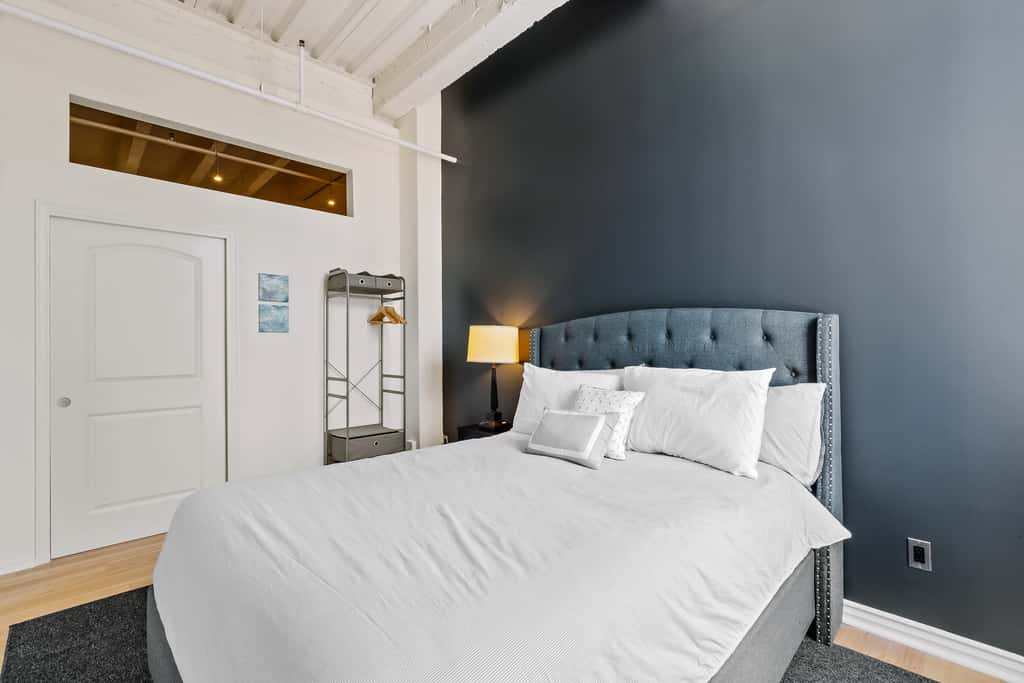Rooftop Pool & City Views! Long-Term Dtwn LA Stay