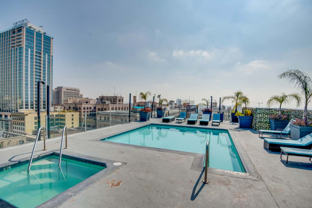 Rooftop Pool & City Views! Long-Term Dtwn LA Stay
