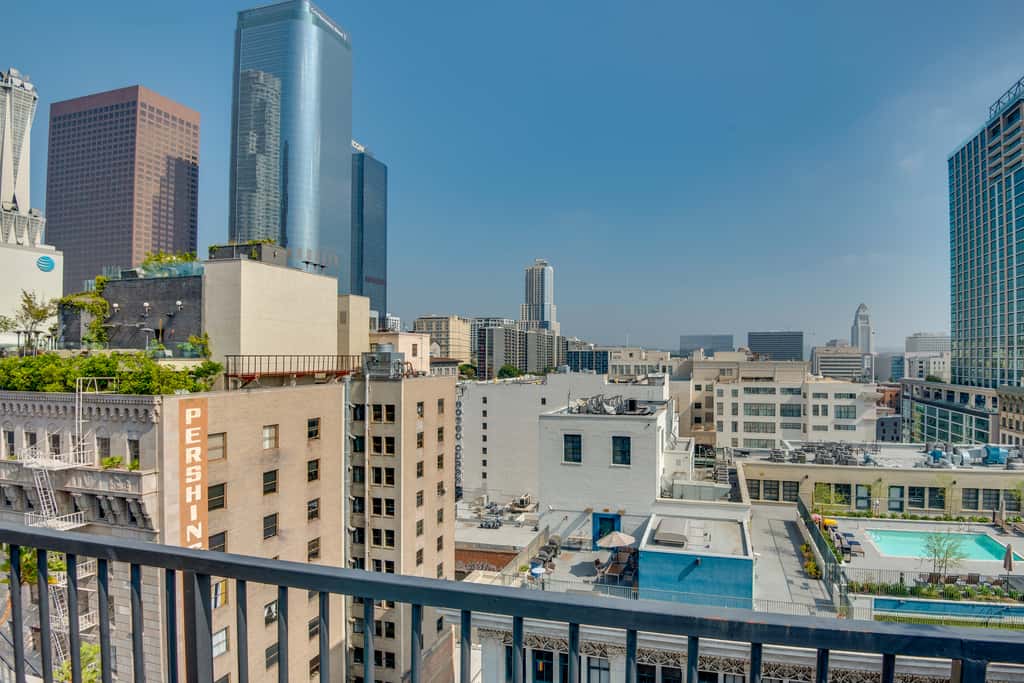 Rooftop Pool & City Views! Long-Term Dtwn LA Stay