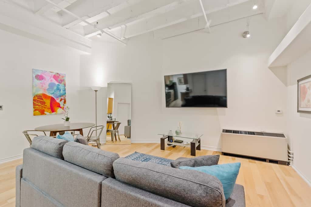 Rooftop Pool & City Views! Long-Term Dtwn LA Stay