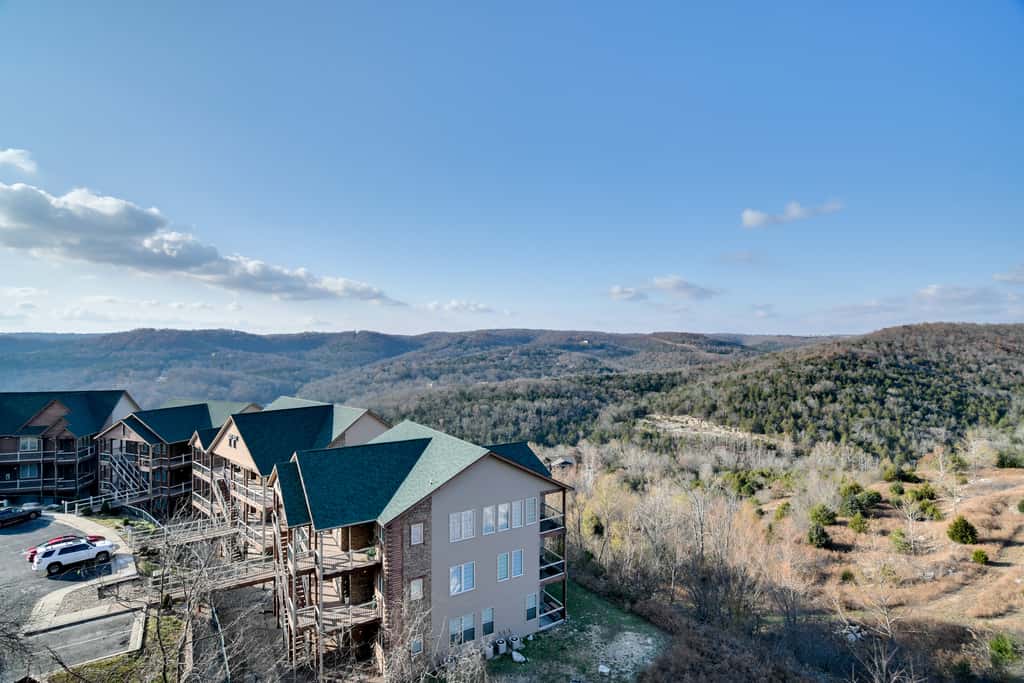 Near Silver Dollar City! Condo w/ Indoor Pool
