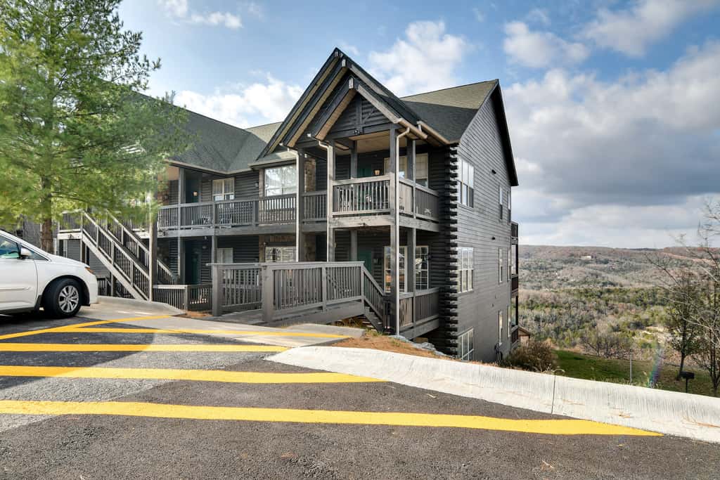 Near Silver Dollar City! Condo w/ Indoor Pool