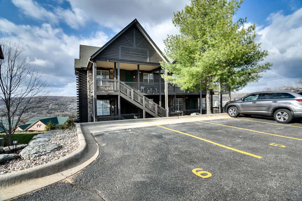 Near Silver Dollar City! Condo w/ Indoor Pool