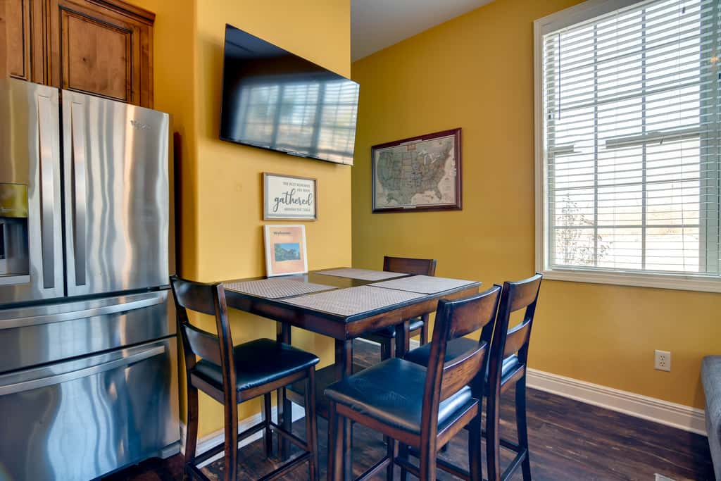 Near Silver Dollar City! Condo w/ Indoor Pool
