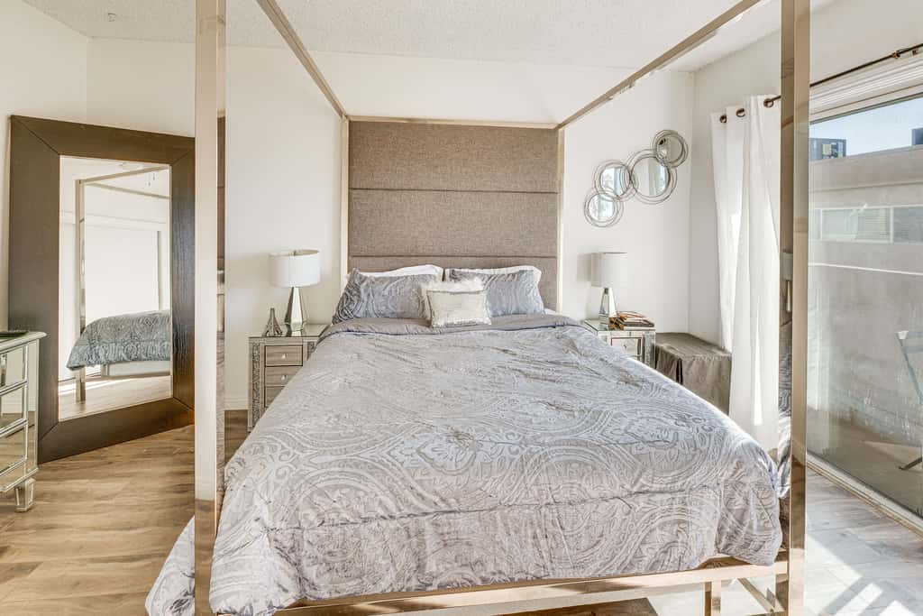 Los Angeles Townhome: Off-Street Parking & Balcony