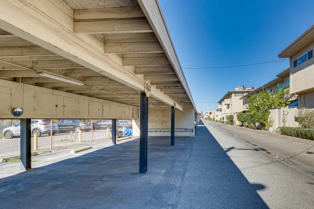 Los Angeles Townhome: Off-Street Parking & Balcony