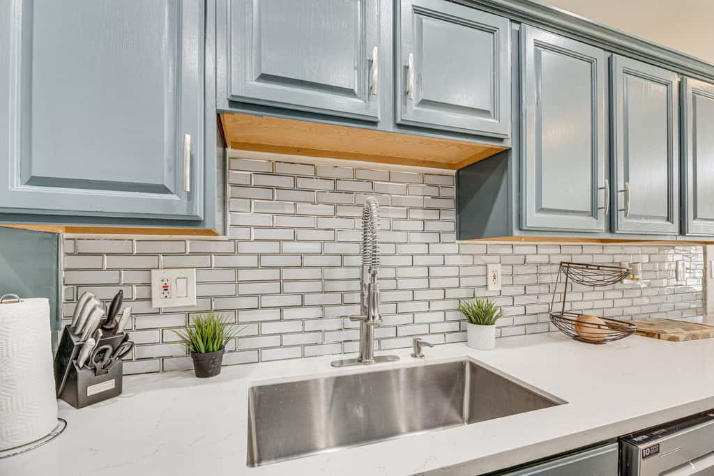 Los Angeles Townhome: Off-Street Parking & Balcony