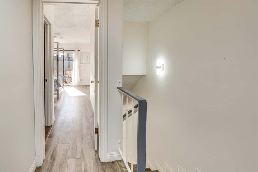 Los Angeles Townhome: Off-Street Parking & Balcony